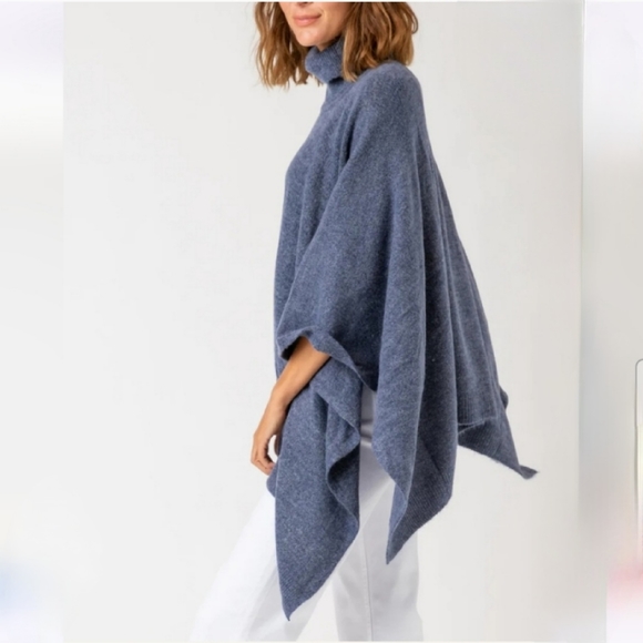 XCVI Poncho - Picture 2 of 5